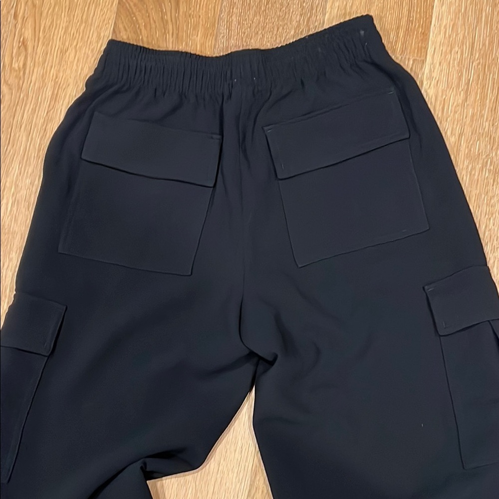 Aritzia Wilfred Black Cargo pants‎ small - Picture 4 of 8